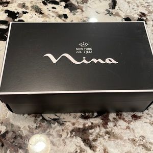 Nine60 Mid heel pump